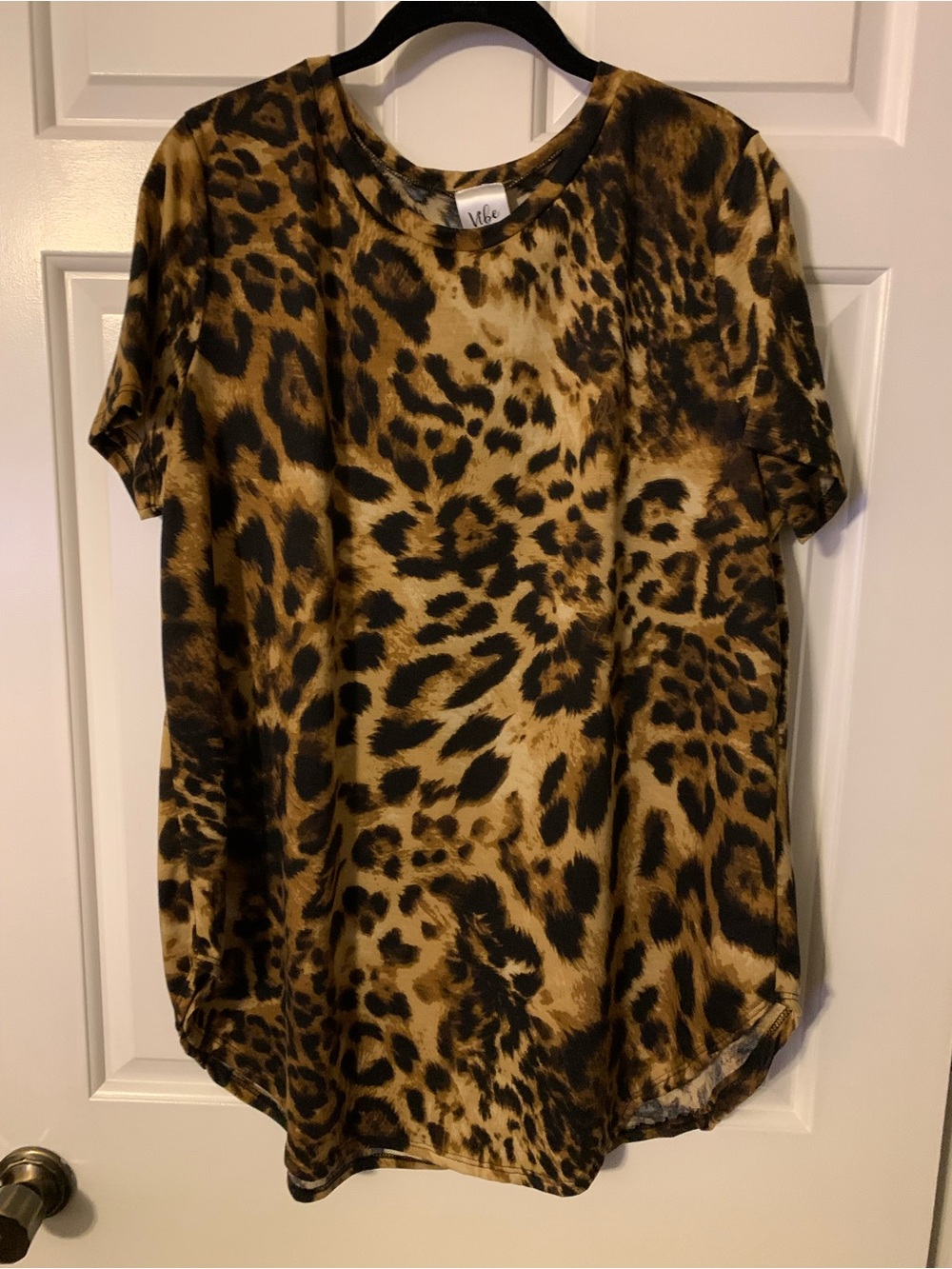 Leopard print short sleeve tunic top